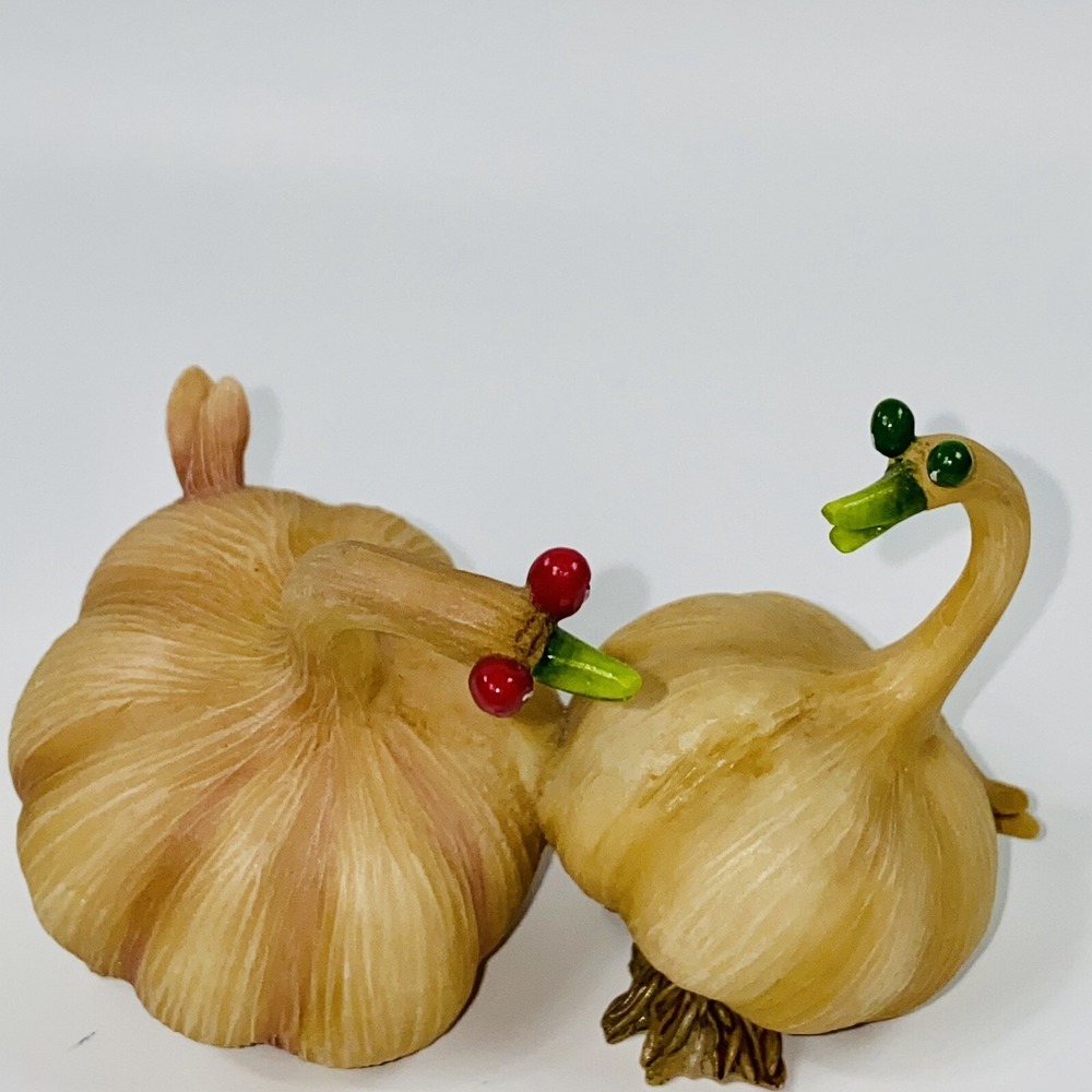 2007 ENESCO HOME GROWN GARLIC GEESE PAIR 4008124 FIGURINE